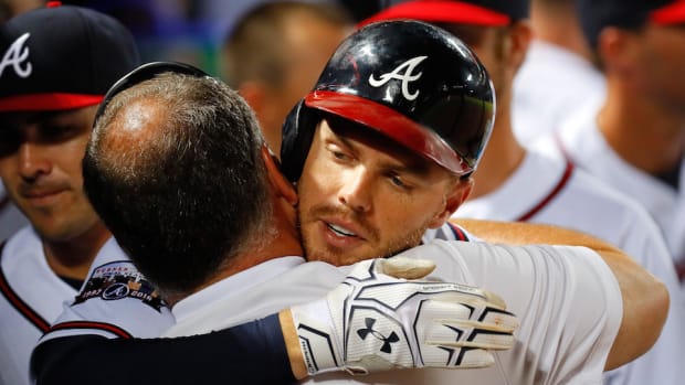 freddie-freeman-cycle-braves-reds.jpg